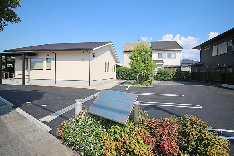 クリニック前 駐車場