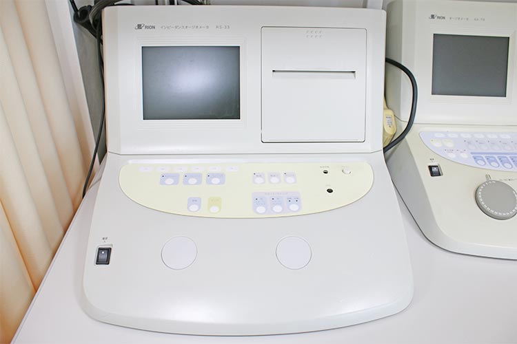 聴力検査機器（インピーダンスオージオメータ）